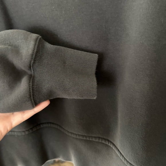 Abercrombie and Fitch crew neck cropped sweatshirt/pullover - Picture 3 of 5